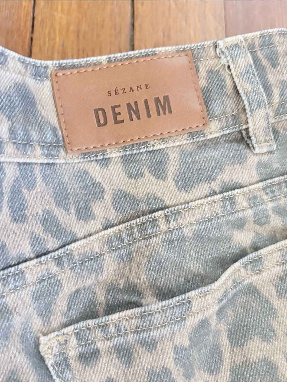 Sezane Le Crop Nevada Leopard Jeans - Size 34 (French) / size 2 US - Picture 6 of 8